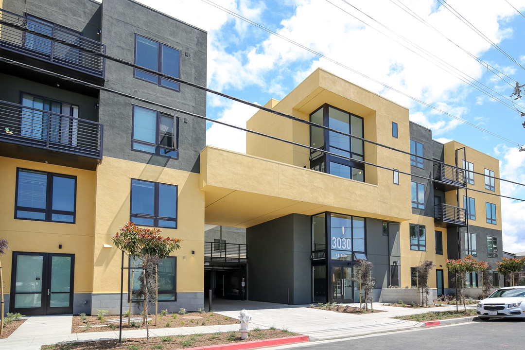 3030 Chapman - PE Gallot in Oakland, CA - Foto de edificio