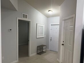 922 SE 8th St in Cape Coral, FL - Building Photo - Building Photo