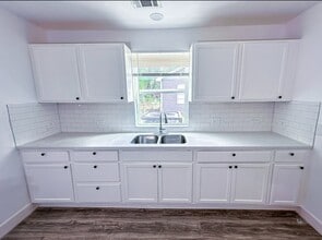 2555 Pierce St in Beaumont, TX - Building Photo - Building Photo