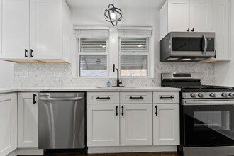 5304 W Cornelia Ave in Chicago, IL - Building Photo - Building Photo