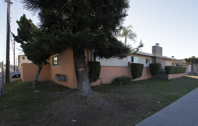 218 S Knott Ave in Anaheim, CA - Building Photo - Building Photo