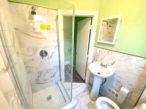 1107 W Colona St in Philadelphia, PA - Building Photo - Building Photo