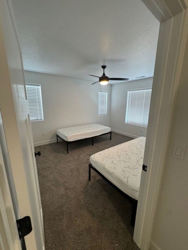 266 N 300 W in Cedar City, UT - Building Photo - Building Photo