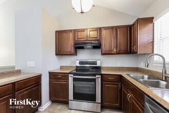 5132 Sedgefield Way in Lula, GA - Foto de edificio - Building Photo