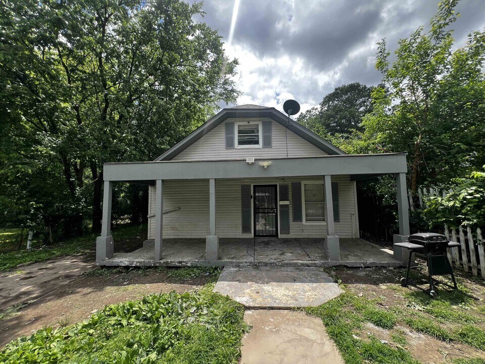 3311 Guernsey Ave in Memphis, TN - Building Photo