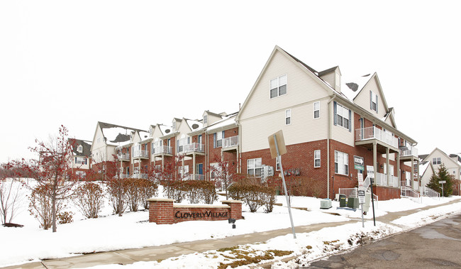 Cloverly Village of Ann Arbor in Ann Arbor, MI - Foto de edificio - Building Photo