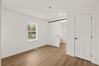 145 New St in Jonesborough, TN - Building Photo - Building Photo