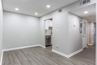 Crystal at Harwell in Atlanta, GA - Building Photo - Interior Photo