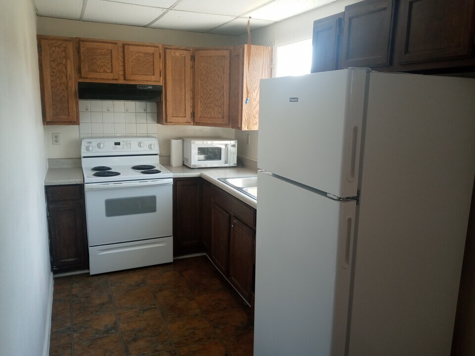 390 S Wagon Wheel Dr in Green River, WY - Building Photo