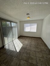 2724-2728 S Sallee Ct in Visalia, CA - Building Photo - Building Photo