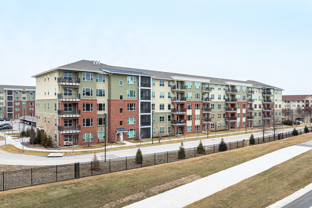 Fountain View in Overland Park, KS - Building Photo