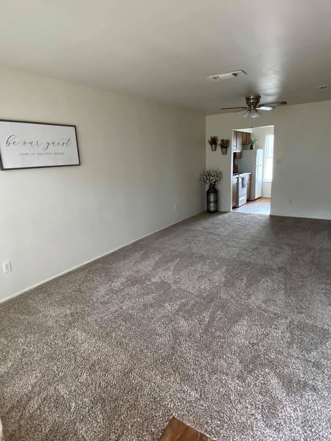 Royal Oaks Apartments in Lufkin, TX - Foto de edificio - Building Photo