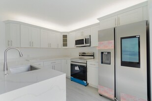 2311 23rd Way in West Palm Beach, FL - Building Photo
