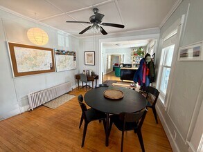 137 Main St, Unit 1 in Conway, NH - Foto de edificio - Building Photo