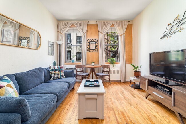 415 E 80th St in New York, NY - Building Photo - Building Photo