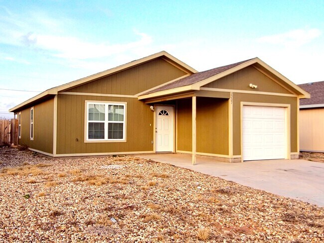 2207 E Main St in Lubbock, TX - Building Photo - Building Photo