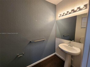 1421 SE 24th Terrace in Homestead, FL - Building Photo - Building Photo