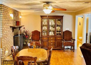 1010 Flower St in Albertville, AL - Building Photo - Building Photo