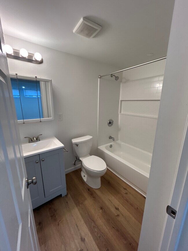 8558 Willow Oak Rd in Parkville, MD - Building Photo - Building Photo