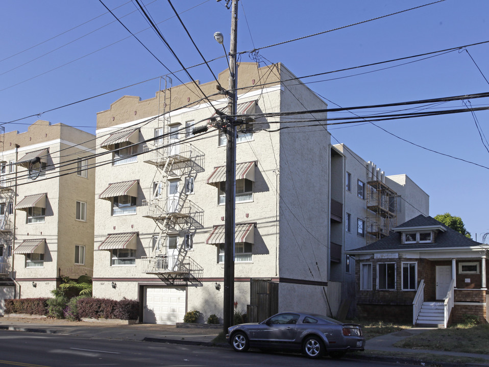 Alameda Arms Apartments in Alameda, CA - Building Photo