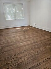 565 Eastern Pkwy, Unit B in Louisville, KY - Foto de edificio - Building Photo