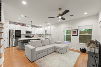 3634 Dreyfus St in Houston, TX - Building Photo - Building Photo