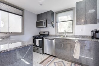 4949 Allan Rd, Unit Apt A in Bethesda, MD - Building Photo - Building Photo