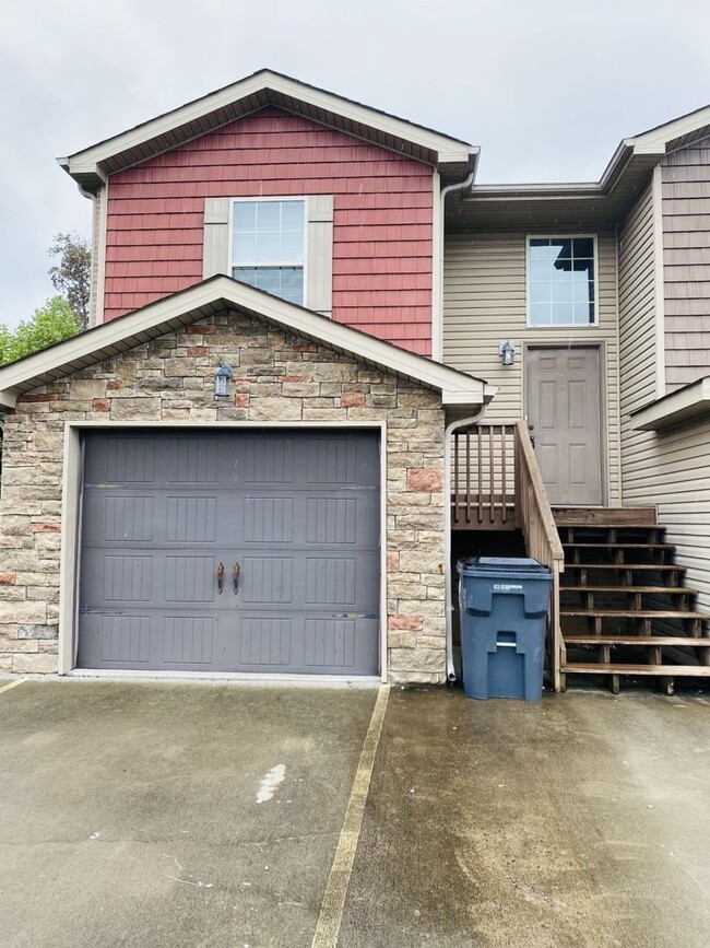 property at 1727 Thistlewood Dr