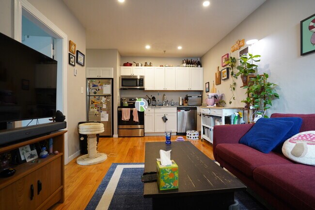 1200 Commonwealth Ave in Boston, MA - Building Photo - Building Photo