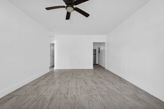 14600 NE 14th Ave, Unit 2 in Miami, FL - Building Photo - Building Photo