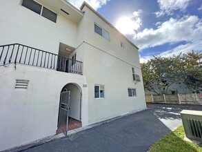 669 SW 37th Ave in Miami, FL - Building Photo - Building Photo