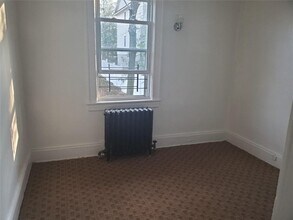 114 Lincoln Ave-Unit -1st Floor in New Rochelle, NY - Building Photo - Building Photo