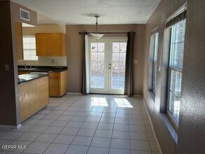 10762 Vista Del Sol Dr in El Paso, TX - Building Photo - Building Photo