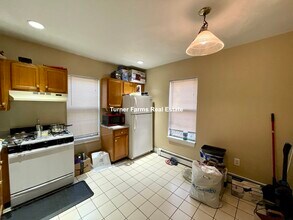 135 Marcella St, Unit 3 in Boston, MA - Building Photo - Building Photo
