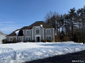 4 Buckingham Ln in West Hartford, CT - Building Photo