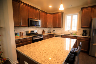 29 Aspen Way in Hopkinton, MA - Building Photo - Building Photo