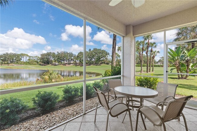 2325 Carrington Ct in Naples, FL - Foto de edificio - Building Photo