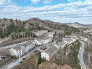 The Village of Meadowview in Boone, NC - Building Photo - Building Photo