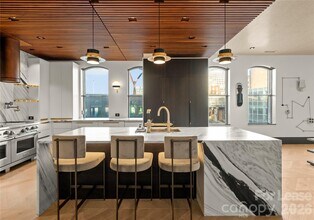 229 N Church St in Charlotte, NC - Building Photo - Building Photo