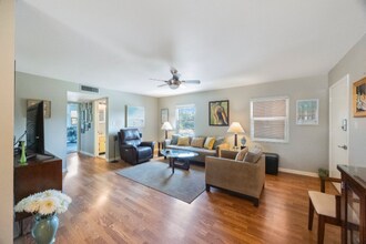 7010 Sunset Dr S in South Pasadena, FL - Building Photo - Building Photo