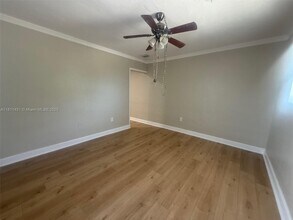165 E 7th St in Hialeah, FL - Building Photo - Building Photo