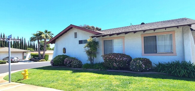 32032 Via De Aguila in San Juan Capistrano, CA - Foto de edificio - Building Photo