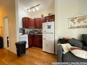 67 S Huntington Ave in Boston, MA - Building Photo - Building Photo