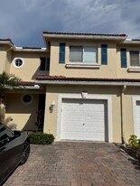 3033 N Evergreen Cir in Boynton Beach, FL - Building Photo