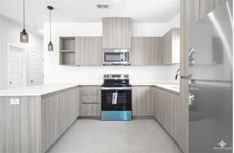 608 N Alexandrite Ave, Unit 1 in Edinburg, TX - Foto de edificio - Building Photo