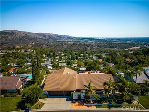 10651 Equestrian Dr in Santa Ana, CA - Building Photo - Building Photo