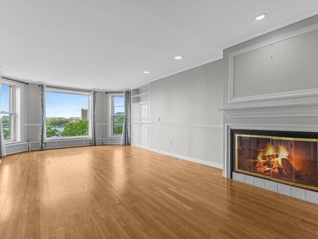 458 Beacon St in Boston, MA - Building Photo - Building Photo