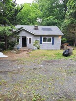 34 Crestwood Trail in Monroe, NY - Building Photo
