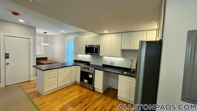 24 Farrington Ave