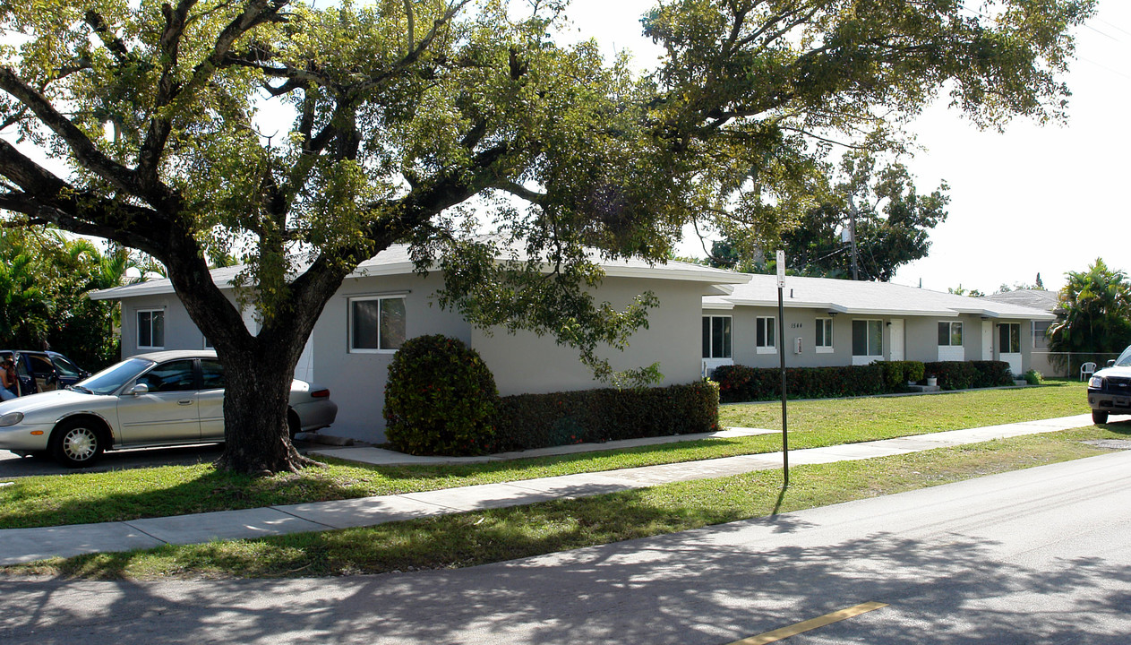 Arthur Street Apartments in Hollywood, FL - Foto de edificio